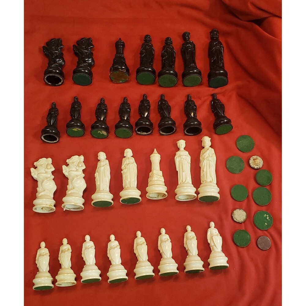 E.S. Lowe Medieval Renaissance Chess Set ANRI 1960s 30 Pieces